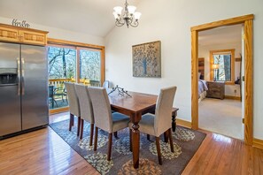 Dining - Theater Room, Fooseball, Firepit, Mountains! (Wintergreen)