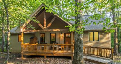 Discounts Avail! Theater Room, Fooseball, Firepit, Mountains!