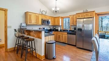 Refrigerador, microondas, parrilla de estufa y lavavajillas