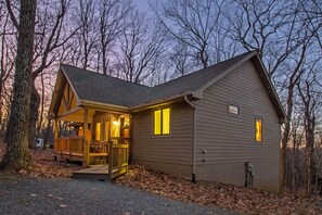Exterior - Theater Room, Fooseball, Firepit, Mountains! (Wintergreen)