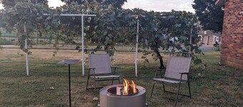 Mine Ridge House; Buggy watching and farm views. 15 min drive to Sight and Sound