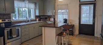 Mine Ridge House; Buggy watching and farm views. 15 min drive to Sight and Sound