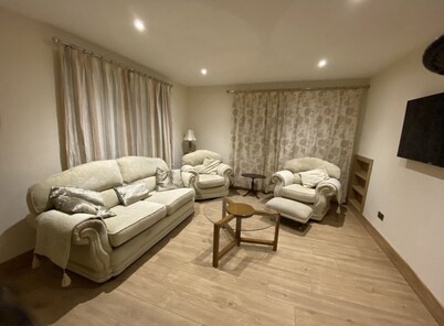 The Annex at Meeks Park Immaculate 2 bed