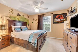 5 bedrooms, desk, iron/ironing board, travel crib