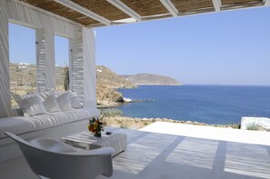Villa | Property grounds - Inviting 7-bed Villa in Mikonos - Villa Jackie (Mykonos)