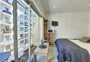 Een strijkplank/strijkijzer