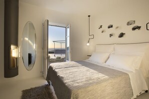 Villa | 5 bedrooms, iron/ironing board, free WiFi, bed sheets - Impeccable 5-bed Villa in Mesaria Erosantorini (Santorini)