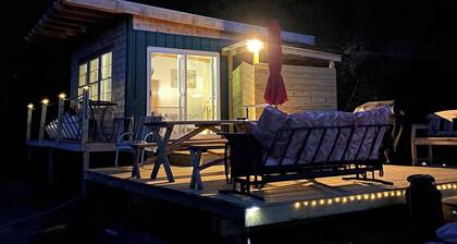 River Bank Camping, Cedar Grove Cabin