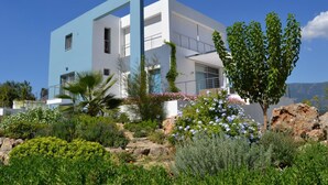 Villa | Exterior