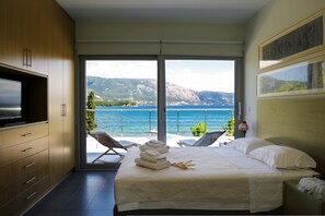8 bedrooms, iron/ironing board, free WiFi, bed sheets - Lovely 8-bed Villa in Ano Korakiana - Villa K&K (Corfu)