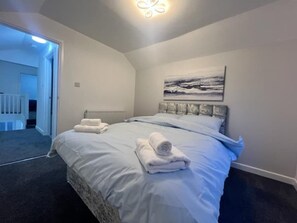 4 Schlafzimmer, Bügeleisen/Bügelbrett, Reisekinderbett, kostenloses WLAN