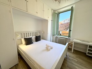 2 quartos, ferros/tábuas de passar roupa, Wi-Fi de cortesia