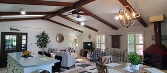 Hot Springs Nature Getaway Lake House on Lake Catherine