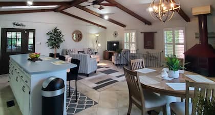 Hot Springs Nature Getaway Lake House on Lake Catherine