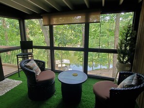 Interior - Hot Springs Nature Getaway Lake House on Lake Catherine (Hot Springs)