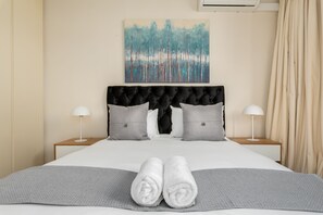 3 bedrooms, in-room safe, iron/ironing board, internet