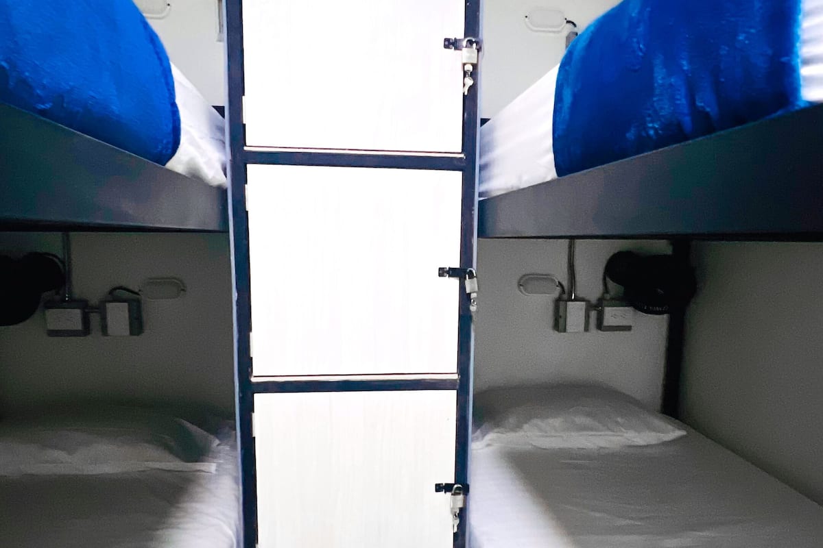 1 bedroom, hypo-allergenic bedding, desk, free WiFi