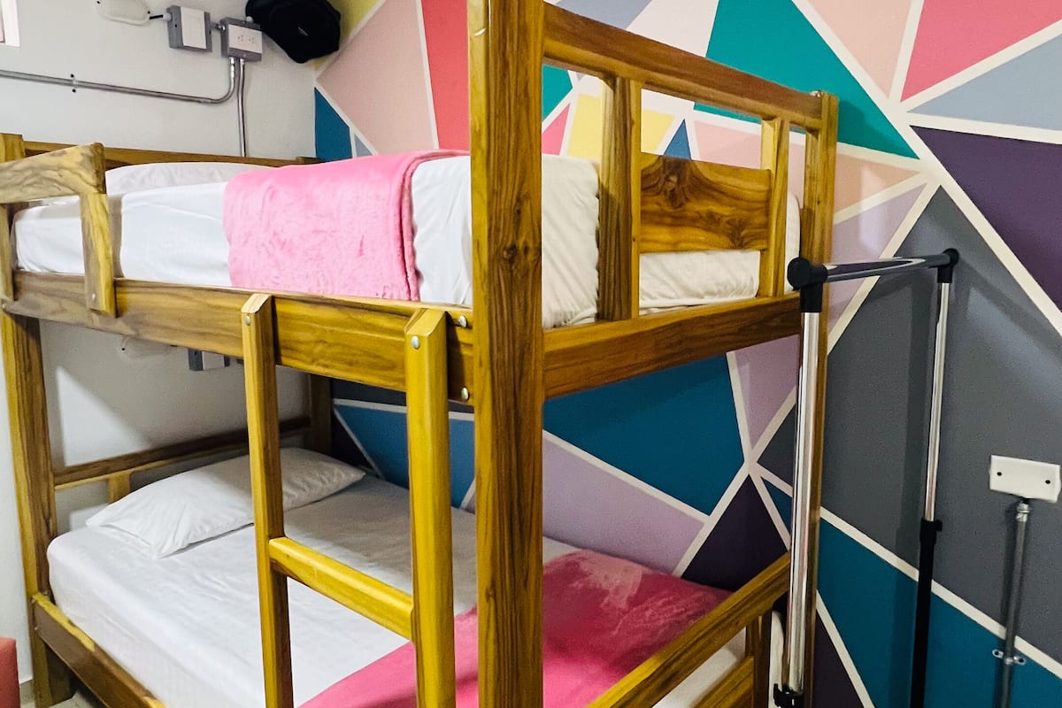 1 bedroom, hypo-allergenic bedding, desk, free WiFi