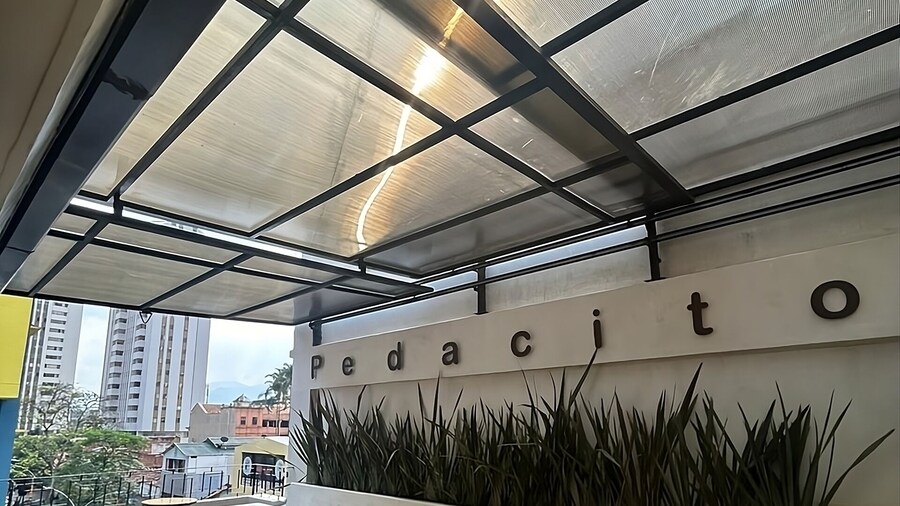 Kromatic Hostel
