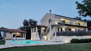 A modern two-story house with a swimming pool, outdoor seating, and a well-maintained garden. - Villa Paradiso Zadarvillas (Policnik)
