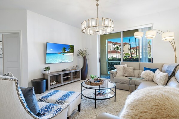 Smart TV - Luxury Ground Floor Condo - Pool - Fitness Center (Cape Coral)