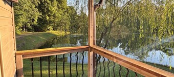 Bloomington hideaway, 10 min from downtown, catch some fish in private pond.