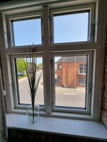 标准双人房 | 办公桌、免费 WiFi、床单