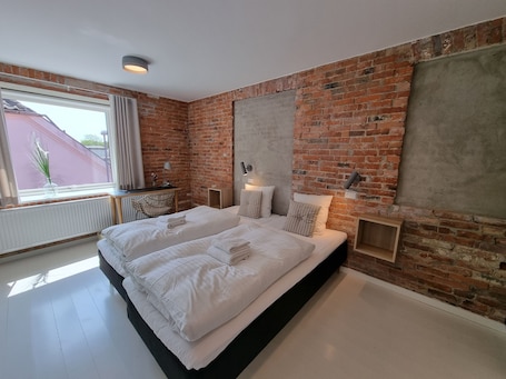 Standard Double Room | Desk, free WiFi, bed sheets