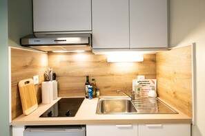 Fridge, microwave, coffee/tea maker - Le Duguesclin - Cosy studio refait à neuf - Foch (Lyon)