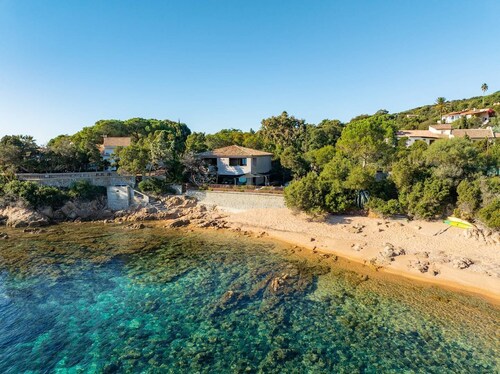 Villa MARE - Waterfront, 3 Bedrooms, Sea View