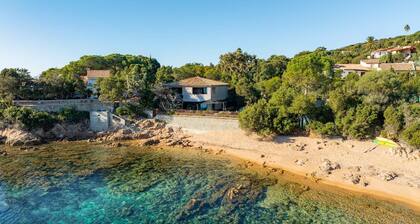 Villa MARE - Waterfront, 3 Bedrooms, Sea View