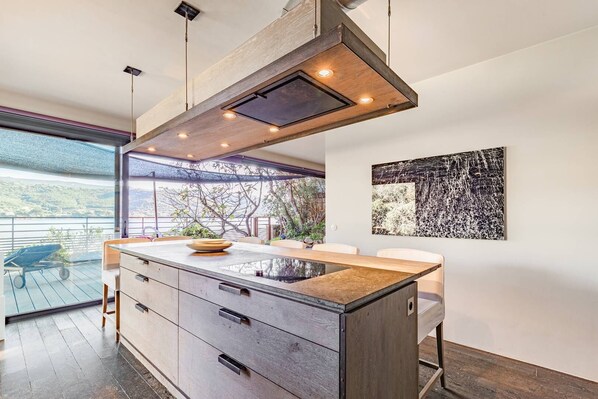 Dining - Villa MARE - Waterfront, 3 Bedrooms, Sea View (Pietrosella)