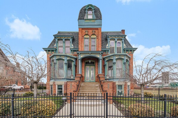 Exterior - NEW! Brush Park Brilliance! Walk->Stadiums DT Luxe 3BR (Detroit)