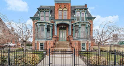 NEW! Brush Park Brilliance! Walk->Stadiums DT Luxe 3BR