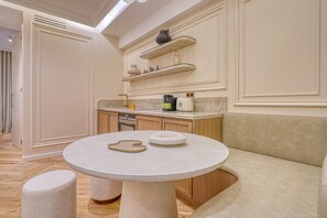 Interior - NEW | Suite Opéra | Louvre | CLIM |2 CH (Paris)