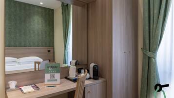Comfort Double Room | Minibar, in-room safe, desk, laptop workspace