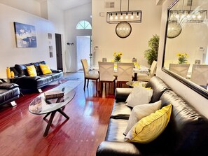 Smart TV, video games - Experience peacefulness and quietness that our home offers and Beautiful Pool .  (Davenport)