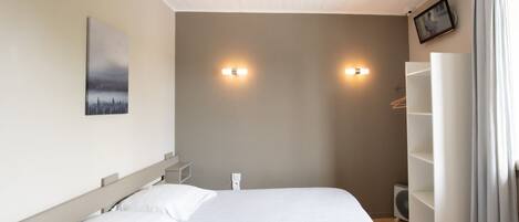 1 dormitorio, escritorio, wifi gratis y ropa de cama