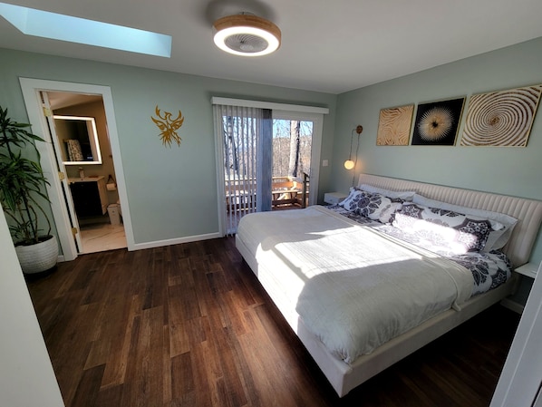 3 bedrooms, in-room safe, desk, iron/ironing board