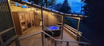 A Serene Retreat with Rustic Elegance within the Appalachians