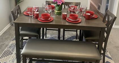 Charming 3-bedroom apartment in superb Chicago with WiFi