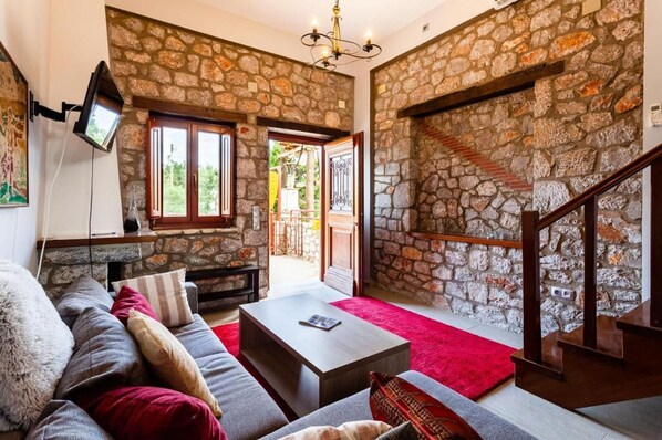 Living area - Impeccable Studio for 2 in Limenaria (Thasos)