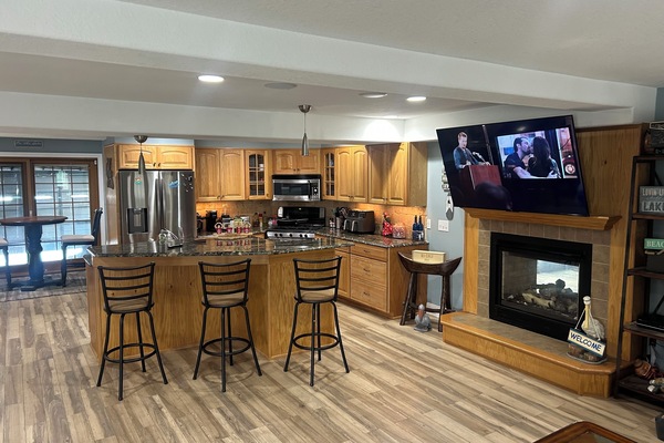 Geladeira, micro-ondas, fogão, cooktop