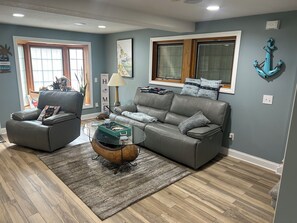 Smart TV, chimenea, videojuegos y reproductor de DVD 