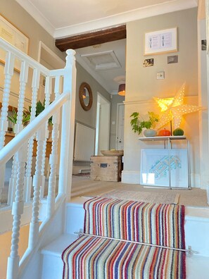 House | Living area - Inviting 5-bed Farmhouse Near Ironbridge (Telford)