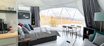 Cozy and luxurious Emerald Glamping Dome with panoramic views. Fully Accessible