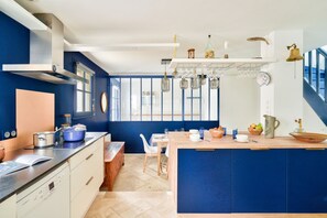 Fridge, microwave, oven, dishwasher