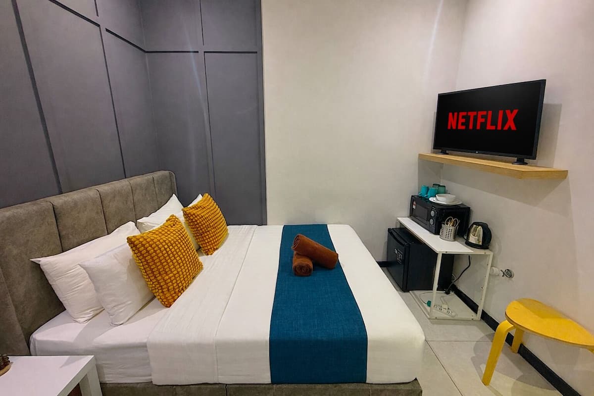 Suite junior, 1 habitación, para no fumadores, baño privado | Ropa de cama de alta calidad y decoración personalizada