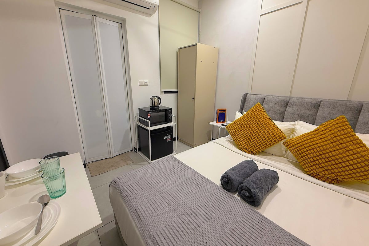 2 bedrooms, premium bedding, individually decorated