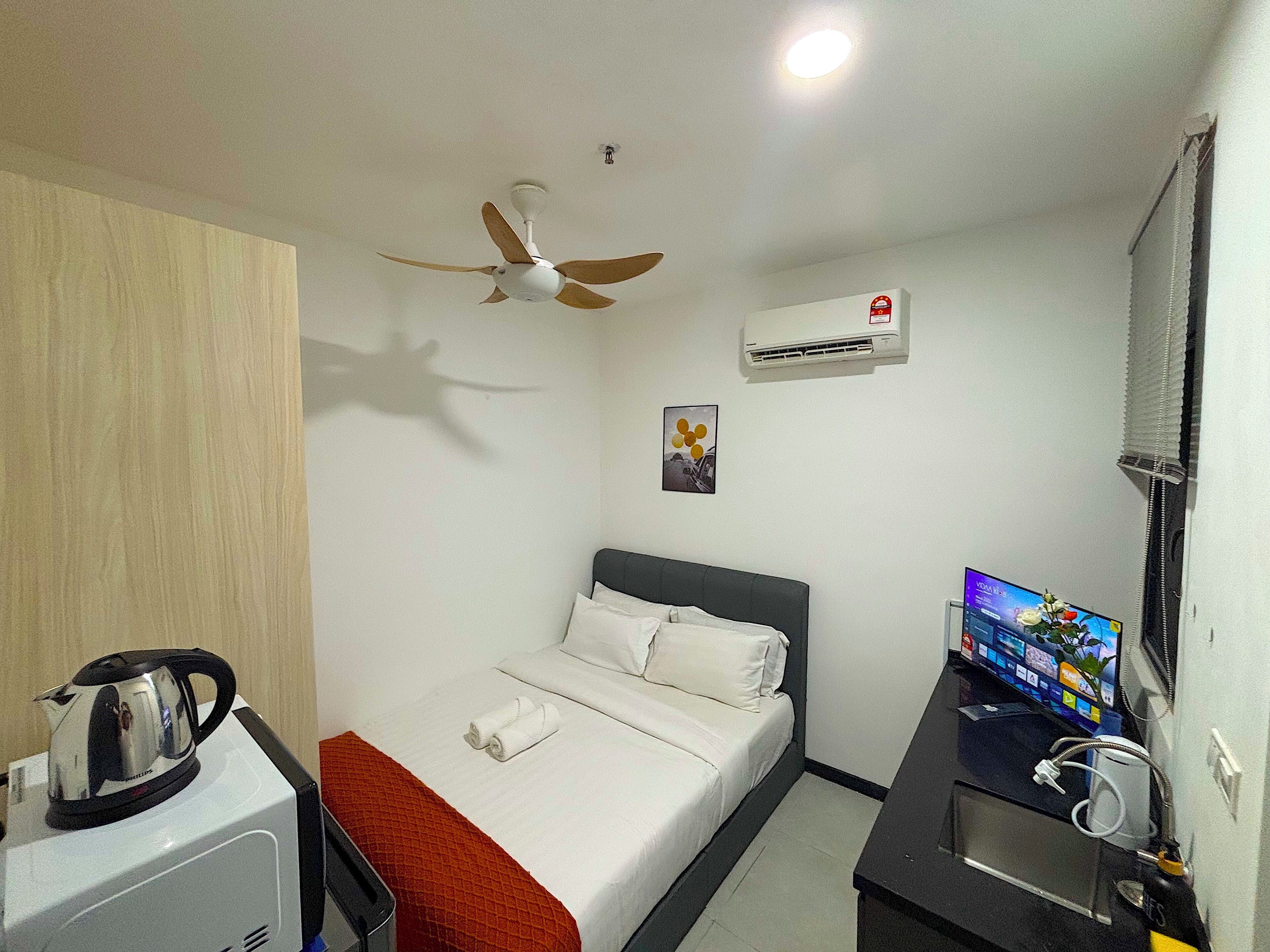 Economy Suite, 1 Queen Bed, Non Smoking, Allergy Friendly | Premium bedding, individually decorated, individually furnished